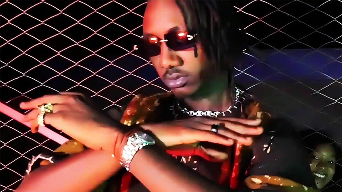 VIEBOU LOUP - KAILAI TAIH (VidéoClip 2021) VIEBOU LOUP - KAILAI TAIH (VidéoClip 2021)