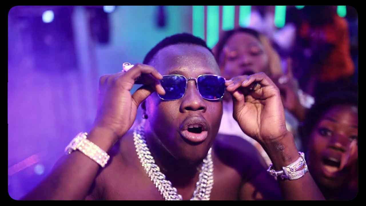 KING KJ - BOÎTE KÔNÔ DONKILI (VidéoClip 2021)