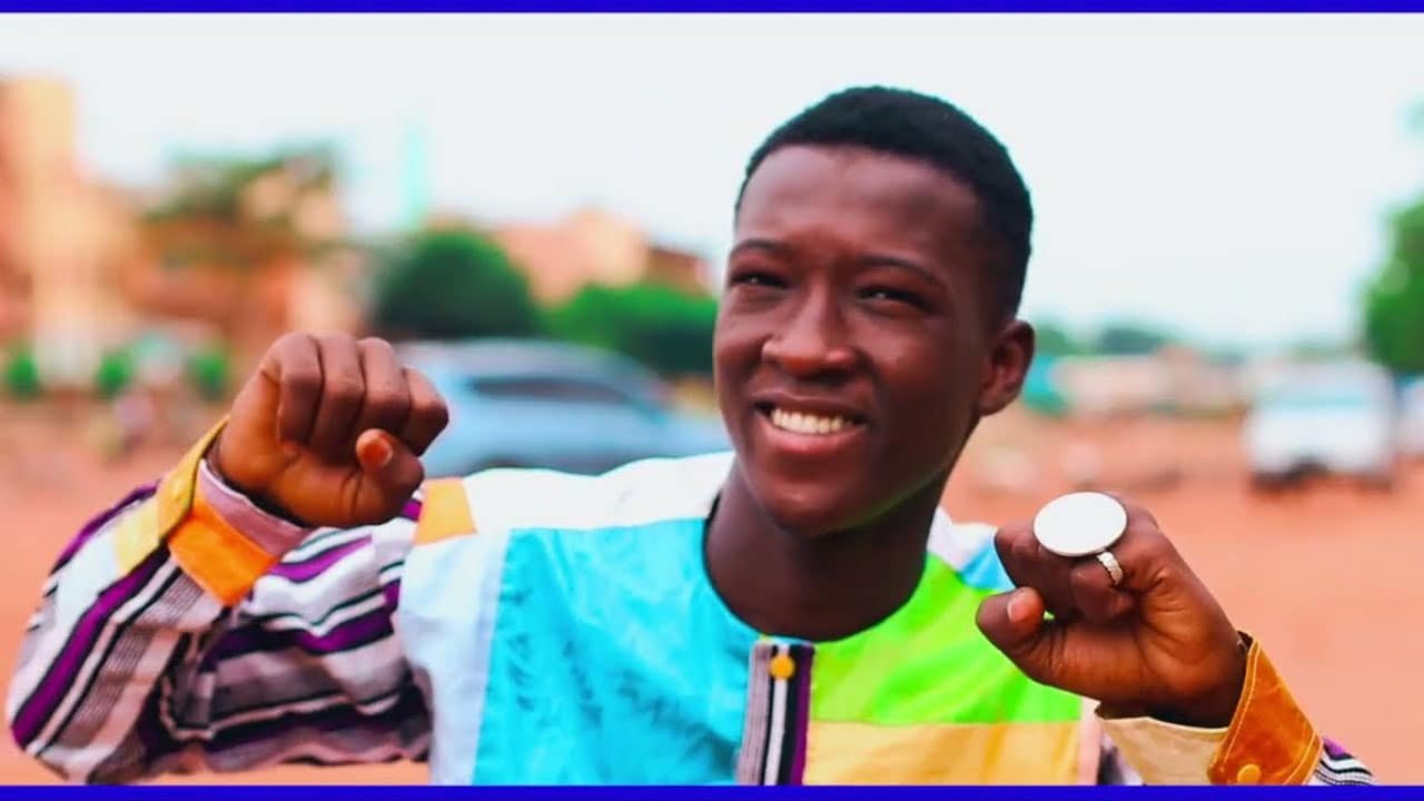 Zikiri Adama Coulibaly - Fatoumata Batouly Niane Fassa (Clip) Zikiri Adama Coulibaly - Fatoumata Batouly Niane Fassa (Clip Officiel 2023)